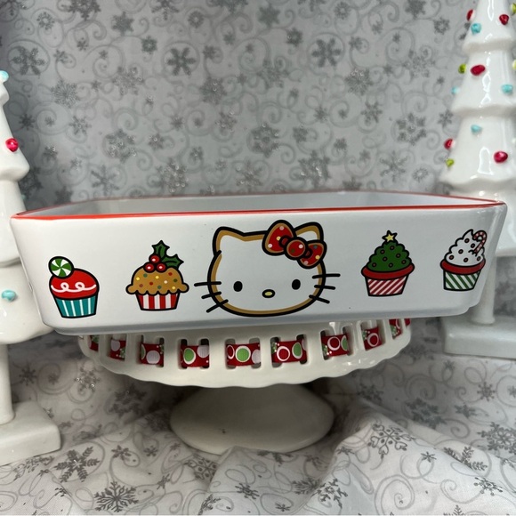 Sanrio Hello Kitty Christmas Sweet Treat Gingerbread Ceramic Baking Pan - 9"x9" - Picture 5 of 11